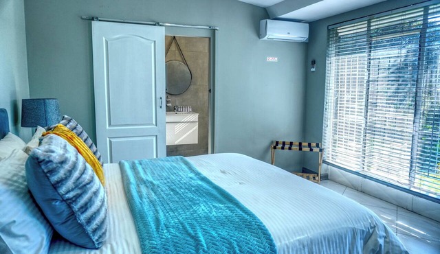 100 On Kayburne Guesthouse in Randburg