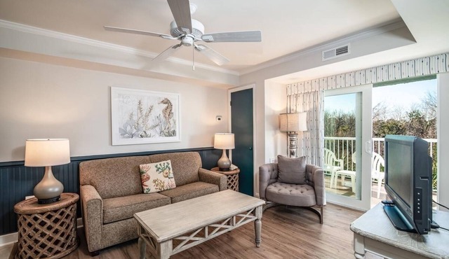 2 Coastal Suites w/Kitchen + Pool Plaza & Water Slides near Pawleys Island in Pawleys Island