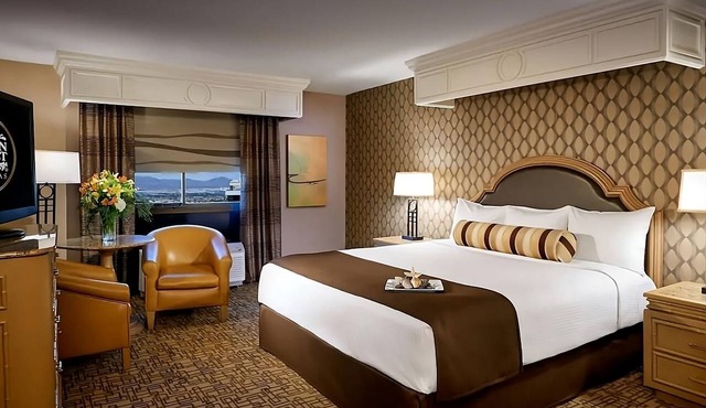 2 x Carson Tower - Deluxe King Room at Golden Nugget Las Vegas in Las Vegas