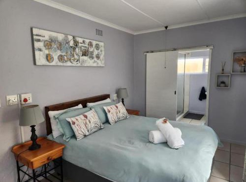 25 ON Main Struisbaai in Struisbaai