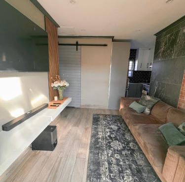 29 on Windsor-2 Bedroom House