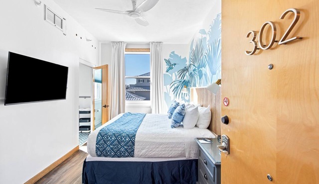 302 Rosemary Beach Inn - Includes Beach Chairs & Complimentary Breakfast + Access to 4 Pools in Rosemary Beach