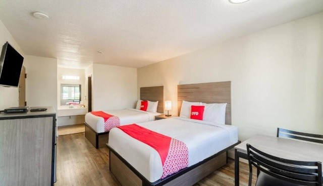 4 Tranquil Rooms w/2 Queen Beds Room Near Funeral History Museum Exploration in Houston