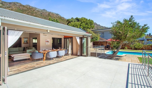 97 Drommedaris - Three Bedroom House, Sleeps 6 in Cape Town