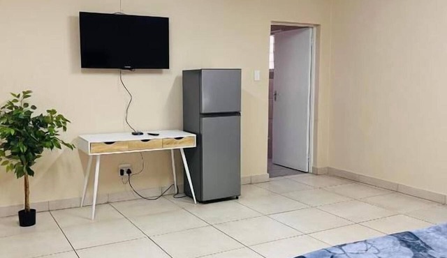 Airport Continental Guest House in Kempton Park