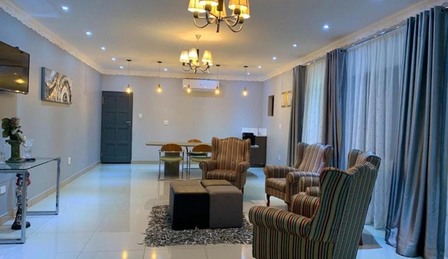 Airport lodge Newcastle in Newcastle