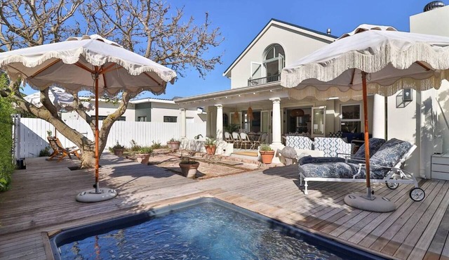 Ant's Nest Voelklip villa | Plunge pool, Sleeps 10 in Hermanus