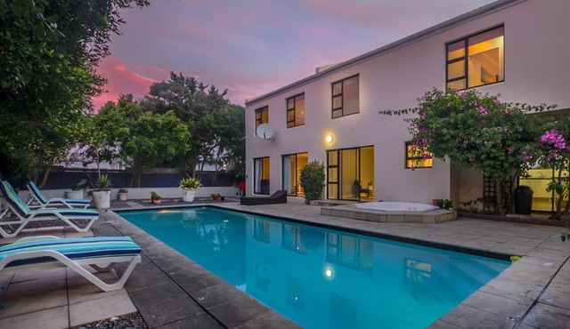 Atlantic Bay Lodge in Cape Town