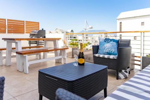 Azure 25 in Big Bay