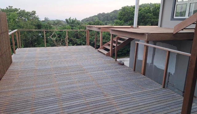 Beautiful Lagoon House in Blythedale