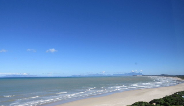 Beautiful Seafront Strand Apartment