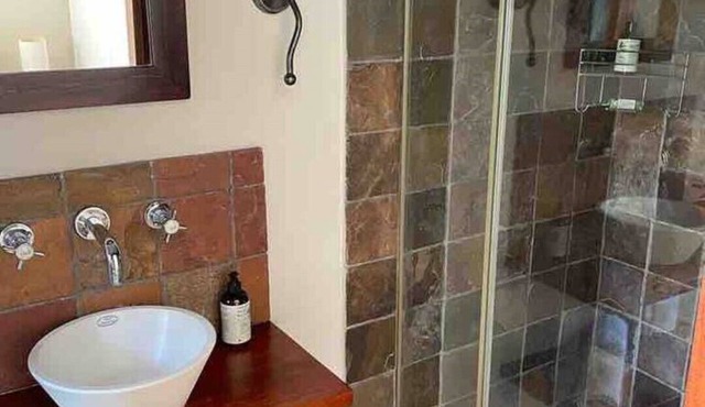 Beautiful Two Bedroomed Cottage en suite with Solar in heart of Constantia in Cape Town