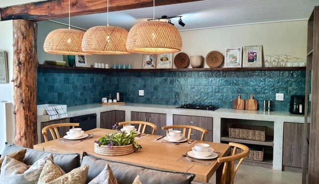 Bella Casa - Wine Country Escape with Private Pool in Robertson