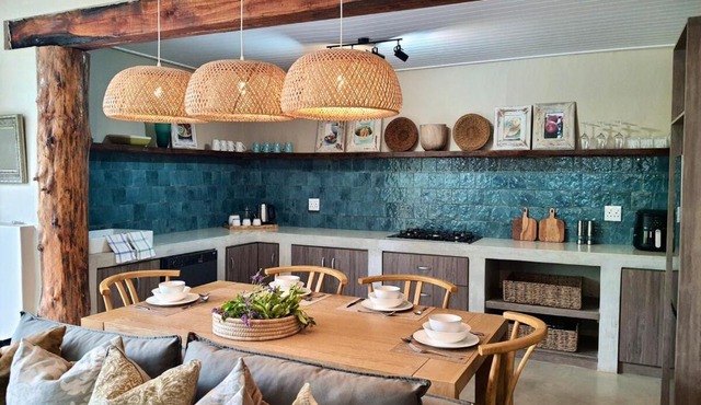 Bella Casa Wine Country Escape with Private Pool in Robertson