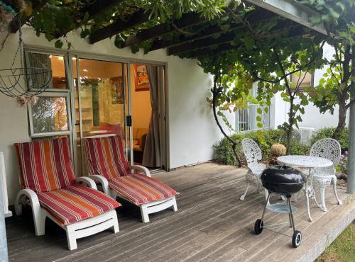 Benevolent Stylish Cottage in Stellenbosch