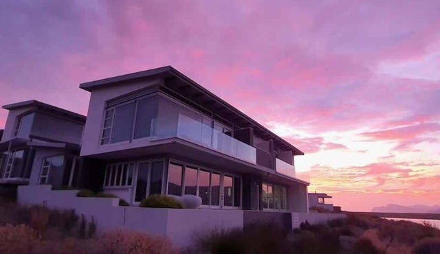Benguela Cove Estate - The Lagoon House in Hermanus