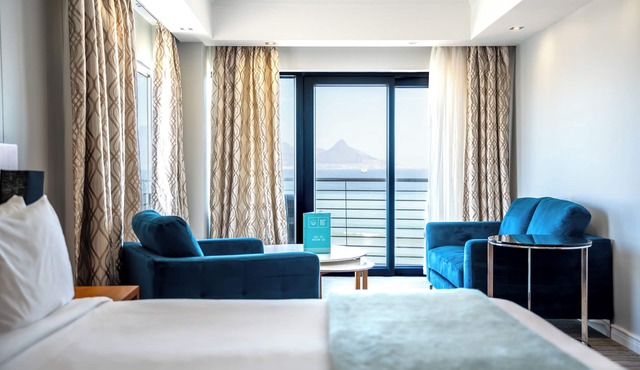 Blaauwberg Beach Hotel