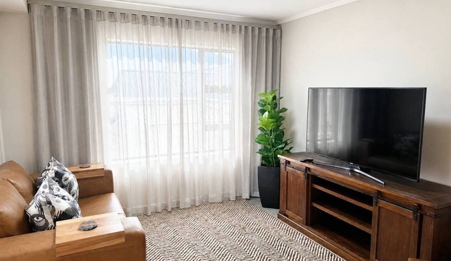 Booked in Time@Earls Court Corner Unit 1 in George