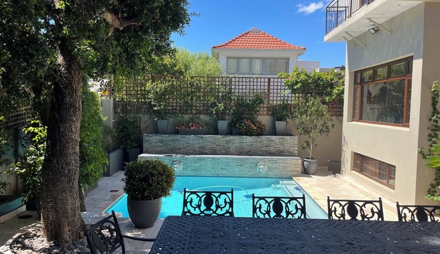 Buxton Villa Retreat - Spacious Family Villa - Pool & Mountain Views