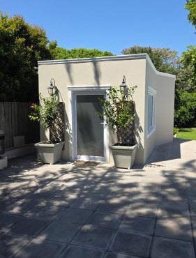 Camellia Cottage - Pool Room in Constantia