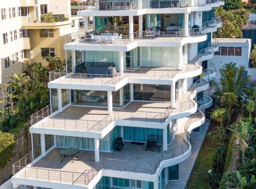Casa Playa No 5 Modern Off Grid Beach Apartment in Durban