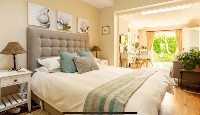Catawba Guest suite - Leafy Constantia Cottages in Cape Town