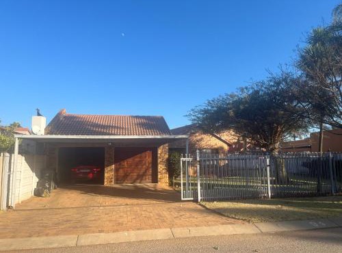 Centurion Family House in Centurion