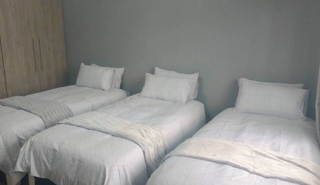 Charming 3-Bedroom Apartment in Central Berea, South Africa in Berea