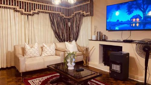 Charming 3-Bedroom House Rental in Pinetown, South Africa in Pinetown