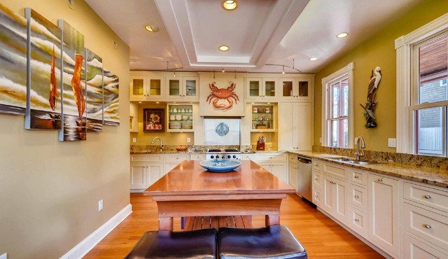 Charming Historic Annapolis Home With Two Off-street Parking Places! in Annapolis