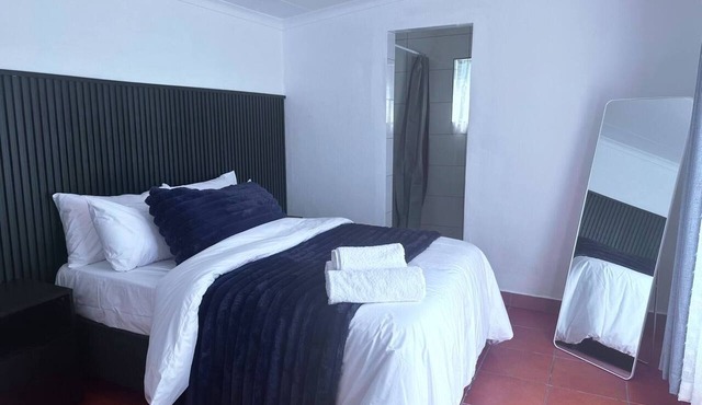 Charming Holiday House in Roodepoort with Garden & Pool in Roodepoort