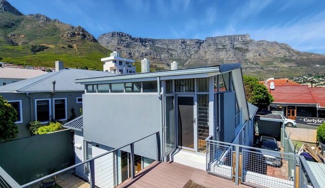 Chic 4-bedroom House in City Bowl with Pool + Mountain Views in Cape Town