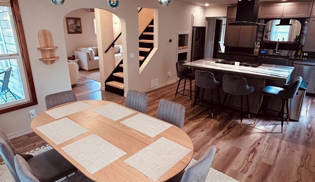 Chic Remodeled century old home in Tumwater