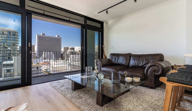 City Views, Shared Gym, Cape Town -York Cityscape Apt in Cape Town