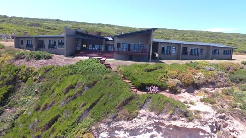 Cliff's Edge Farmhouse in Melkhoutfontein