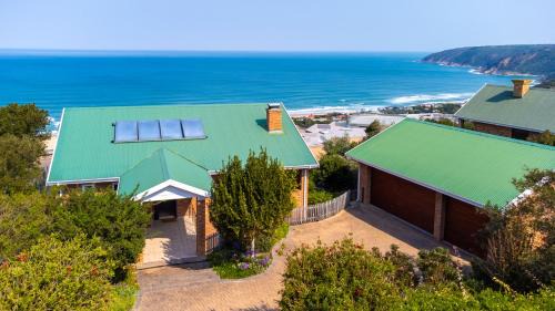 Comfy Holiday Home - Sleeps 8 - Central Wilderness in Wilderness