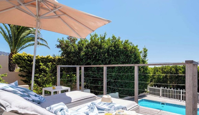 Compact Camps Bay Holiday Apartment with Private Pool Sea Escape