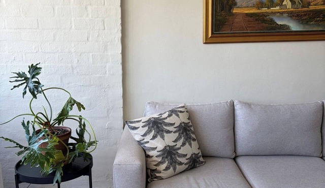 Cosy Central Studio for Two — Free Parking & WiFi in Stellenbosch