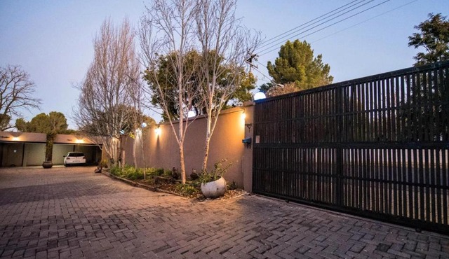 Cottonwood Guesthouse Bloemfontein in Dan Pienaar