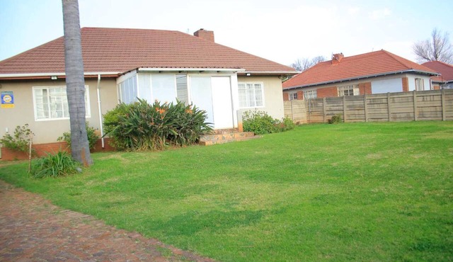 Cozy 2-Bedroom House Rentals in Kempton Park, South Africa in Kempton Park