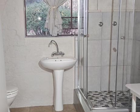 Cradle Thatch Accommodation in Muldersdrift