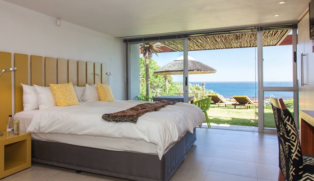 Crayfish Lodge Sea & Country Guest House in De Kelders