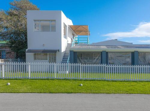 Disa 5 Flat 1 Upstairs in Struisbaai