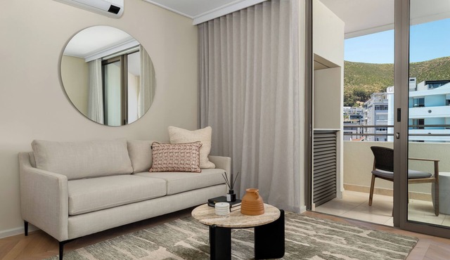 Dolce Vita | Lion's Head Views in Sea Point