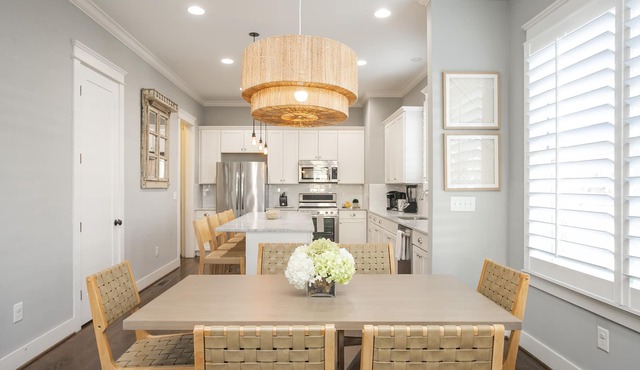 Downtown in 7min & Rooftop Deck! Gorgeous Stunning Nashville Home! in Nashville