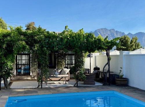 Elevené - one bedroom cottage with private pool in Franschhoek