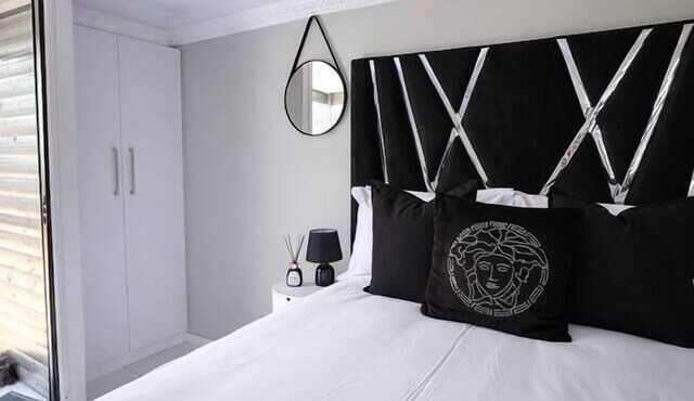 Elite Luxe Cabin Suite in Welkom