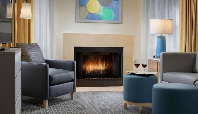 Ensuring a Very Comfortable & Memorable Stay! Pets are Allowed, w/Breakfast in Newark