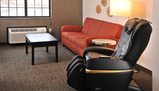 Expanded King Executive, Living Room, Massage Chair, Stoney Creek KC in Independence