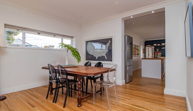 Fairview | Vintage I Ocean view | Small pets in Hermanus